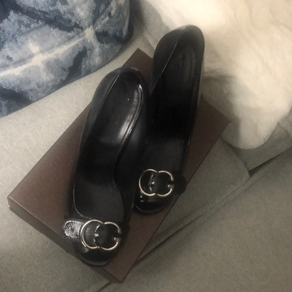 Gucci Sachalin Peep toe heels size 40 or 10